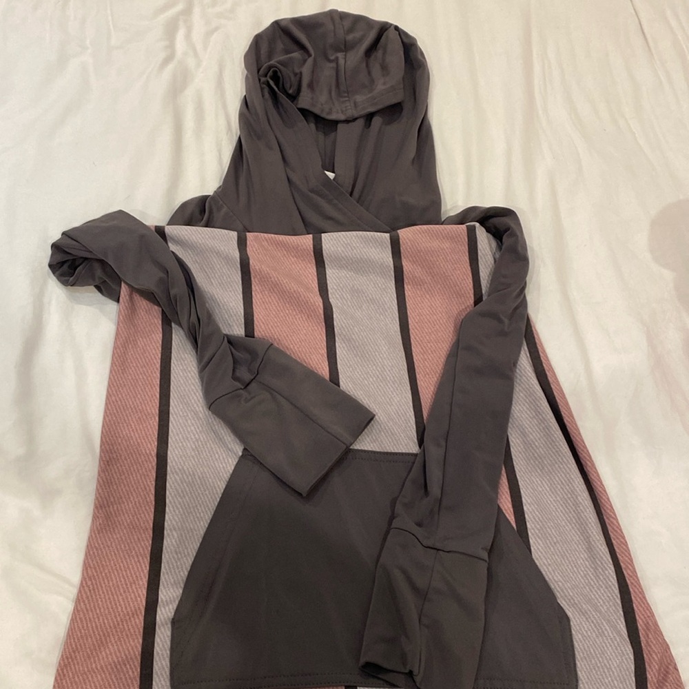 Sweatshirt, size Small, Brand LulaRue, barely worn.